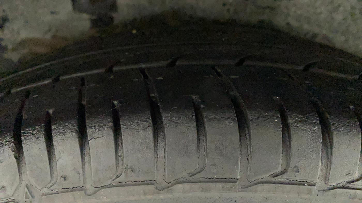 2011 Hyundai i10 MAGNA 1.2, Petrol, Manual, 82,088 km, Right Rear Tyre Tread