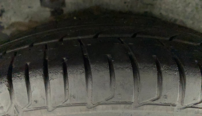 2011 Hyundai i10 MAGNA 1.2, Petrol, Manual, 82,088 km, Right Rear Tyre Tread