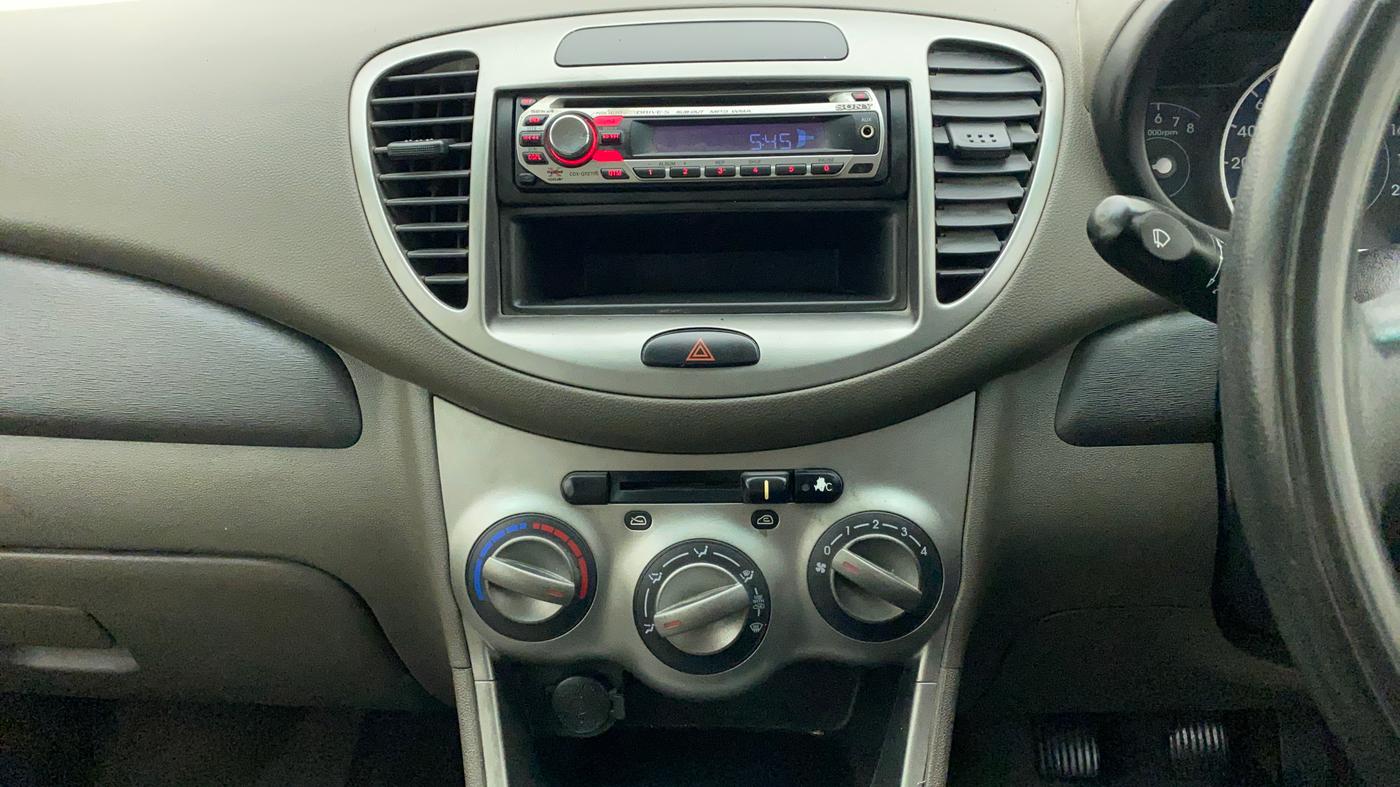 2011 Hyundai i10 MAGNA 1.2, Petrol, Manual, 82,088 km, Air Conditioner