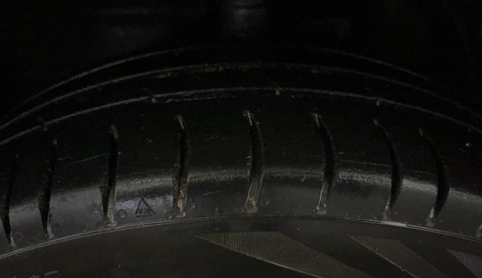 2014 Maruti Wagon R 1.0 VXI, Petrol, Manual, 75,577 km, Left Front Tyre Tread