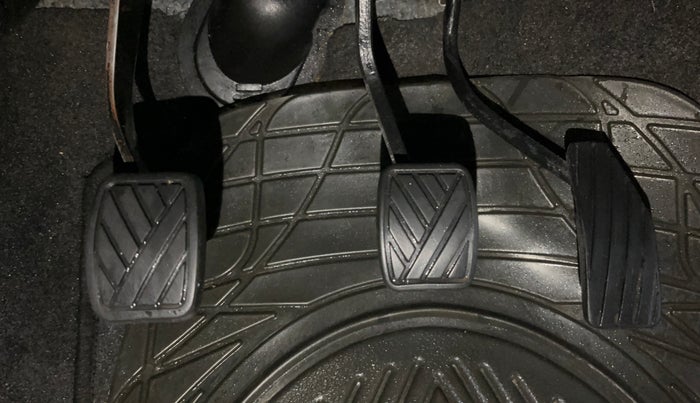 2014 Maruti Wagon R 1.0 VXI, Petrol, Manual, 75,577 km, Pedals