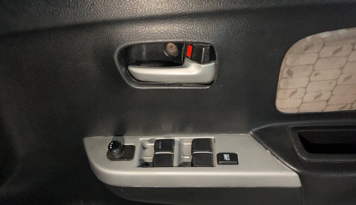 2014 Maruti Wagon R 1.0 VXI, Petrol, Manual, 75,577 km, Driver Side Door Panels Control