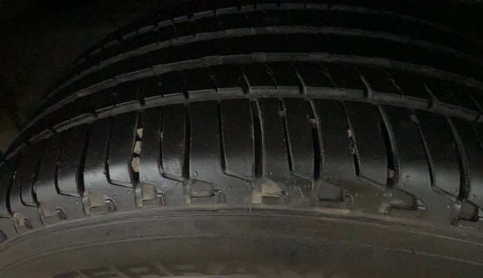 2021 Mahindra Thar LX D 4WD AT CONVERTIBLE, Diesel, Automatic, 63,814 km, Left Rear Tyre Tread