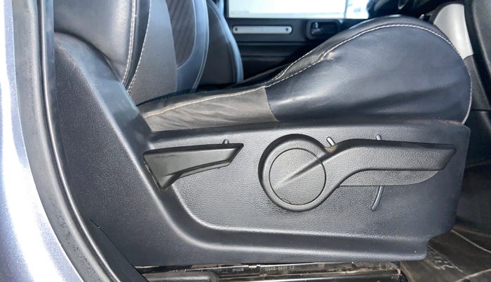 2021 Mahindra Thar LX D 4WD AT CONVERTIBLE, Diesel, Automatic, 63,814 km, Driver Side Adjustment Panel