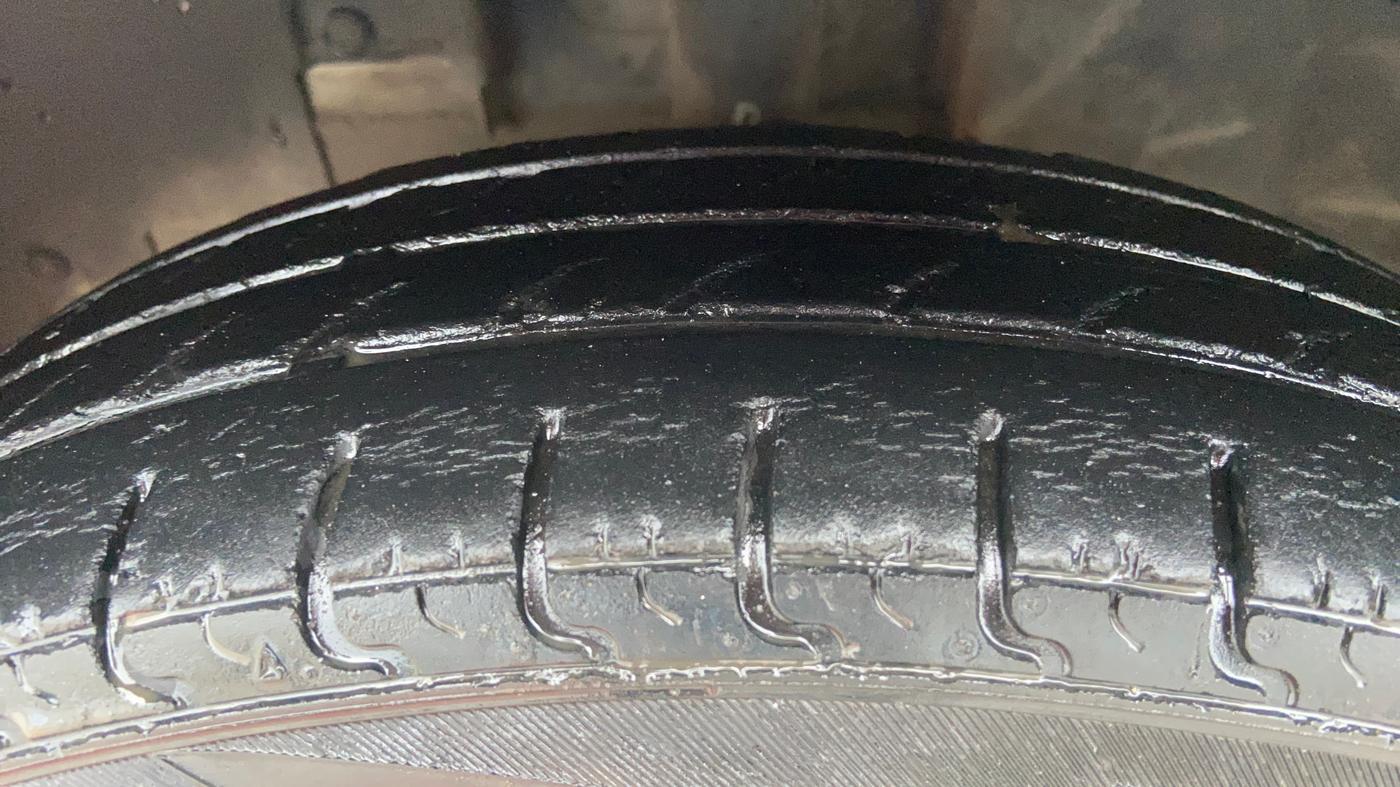 2016 Datsun Redi Go S, Petrol, Manual, 77,172 km, Left Front Tyre Tread