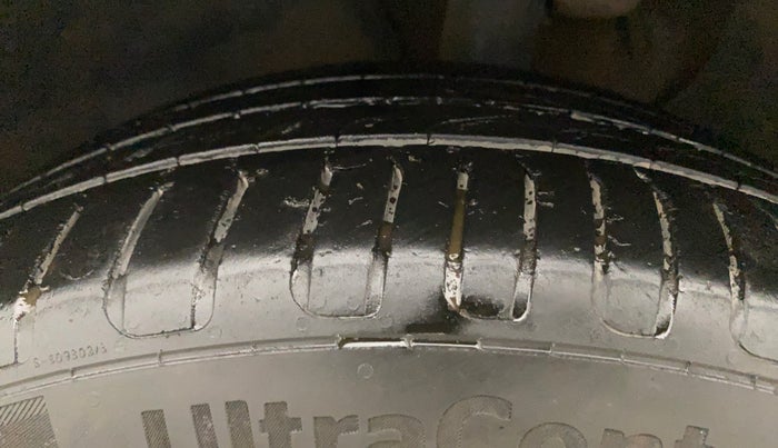 2014 Skoda Superb ELEGANCE 1.8 TSI AT, Petrol, Automatic, 74,204 km, Left Front Tyre Tread