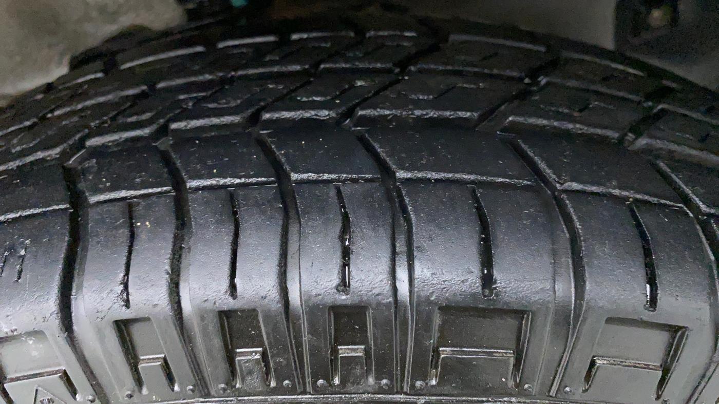 2020 Maruti Eeco 5 STR CNG WITH AC PLUSHTR, CNG, Manual, 13,723 km, Left Front Tyre Tread