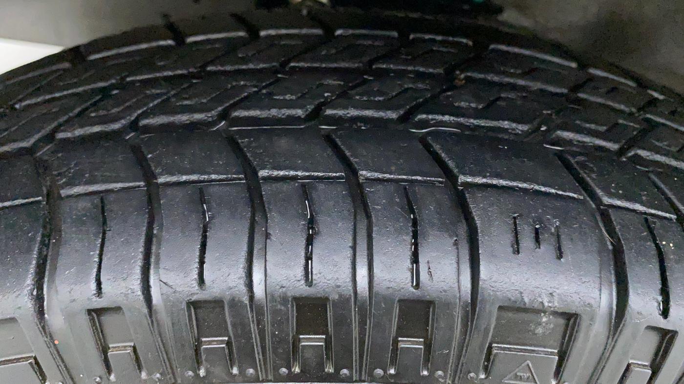 2020 Maruti Eeco 5 STR CNG WITH AC PLUSHTR, CNG, Manual, 13,723 km, Right Front Tyre Tread