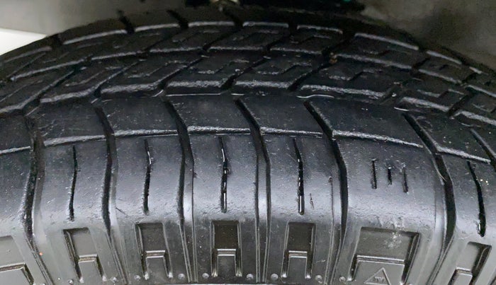 2020 Maruti Eeco 5 STR CNG WITH AC PLUSHTR, CNG, Manual, 13,723 km, Right Front Tyre Tread