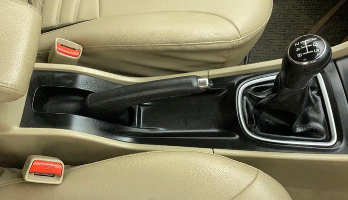 2015 Maruti Ciaz VXI+, Petrol, Manual, 44,237 km, Gear Lever