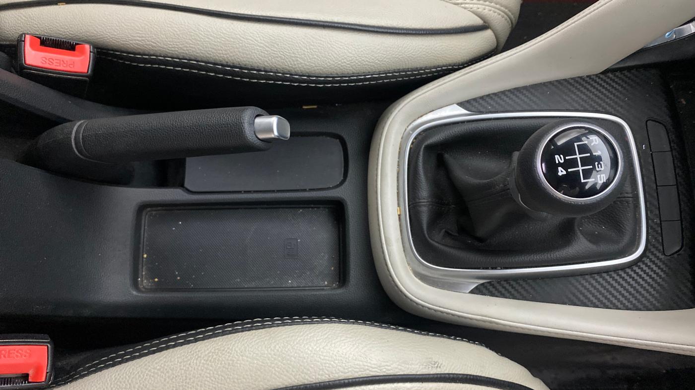 2022 MG ASTOR SUPER EX 1.5 MT, Petrol, Manual, 39,149 km, Gear Lever