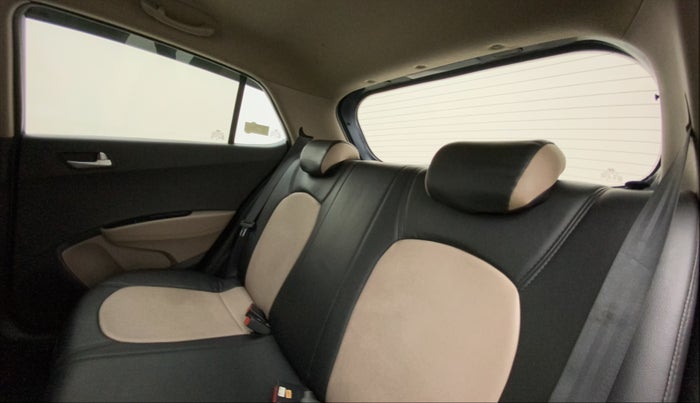 2016 Hyundai Grand i10 ASTA 1.2 KAPPA VTVT, Petrol, Manual, 26,923 km, Right Side Rear Door Cabin