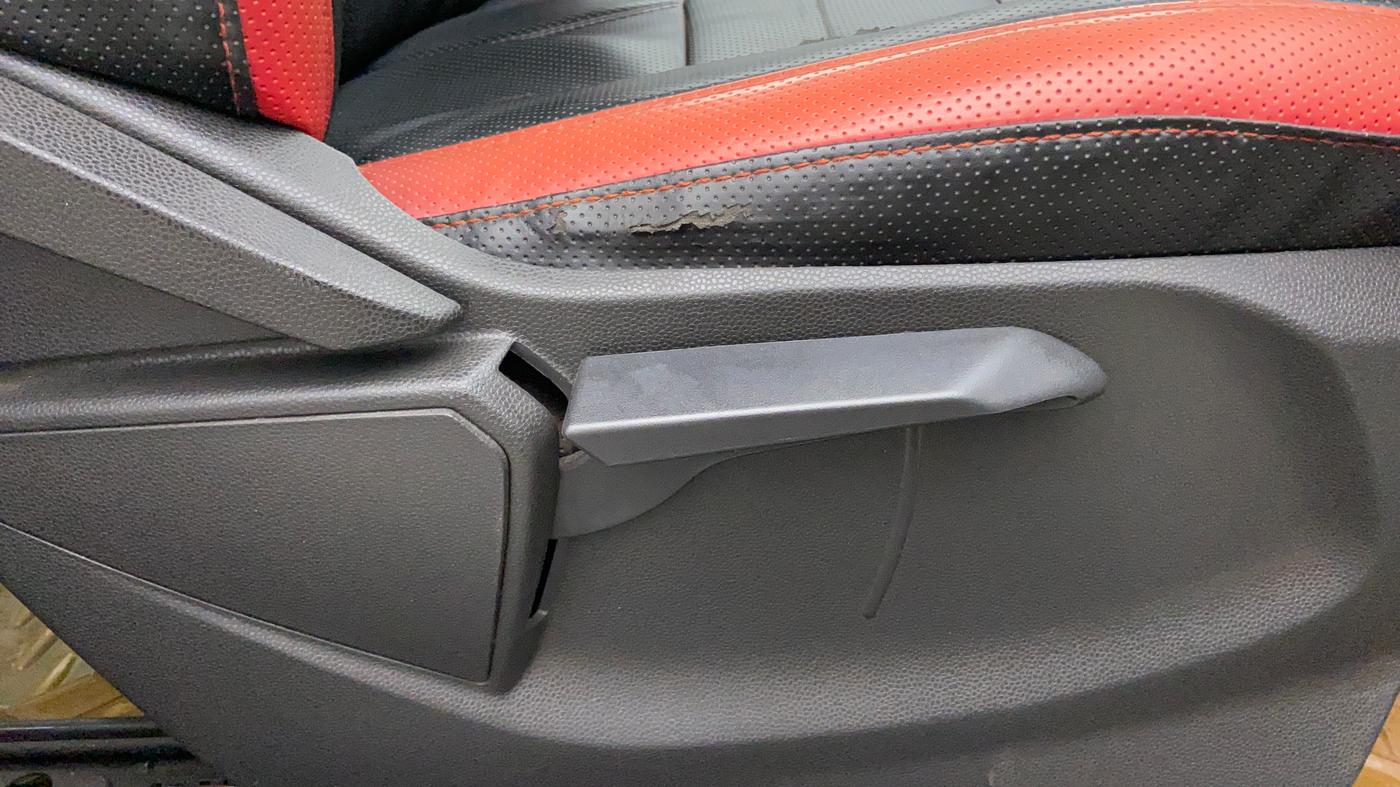 2013 Ford Ecosport 1.5TITANIUM TDCI, Diesel, Manual, 83,867 km, Driver Side Adjustment Panel