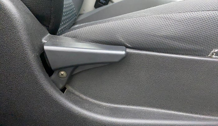 2018 Tata NEXON XM PETROL, Petrol, Manual, 17,476 km, Driver Side Adjustment Panel