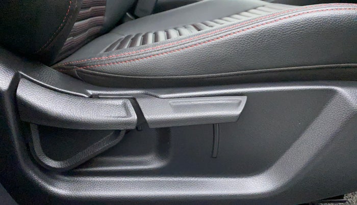 2020 KIA SONET GTX PLUS DCT 1.0, Petrol, Automatic, 12,056 km, Driver Side Adjustment Panel