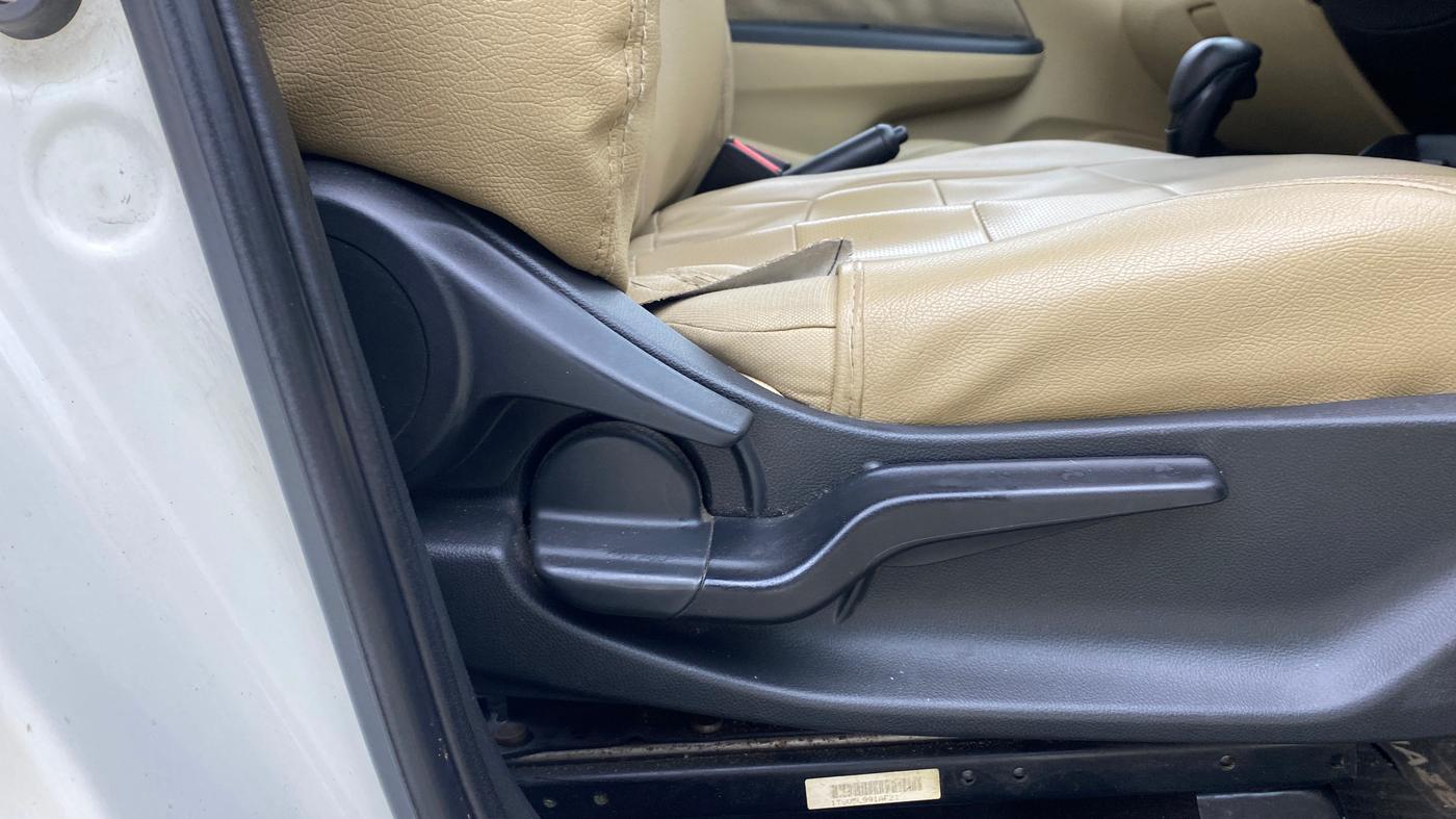 2019 Honda Amaze 1.2L I-VTEC VX CVT, Petrol, Automatic, 70,444 km, Driver Side Adjustment Panel