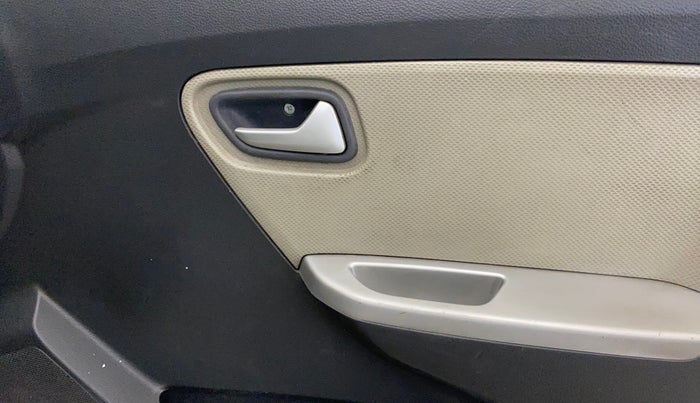 2015 Maruti Alto K10 VXI, Petrol, Manual, 27,754 km, Driver Side Door Panels Control