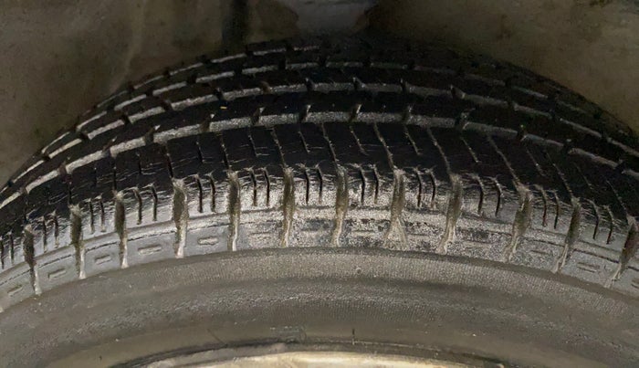 2015 Maruti Alto K10 VXI, Petrol, Manual, 27,754 km, Right Front Tyre Tread