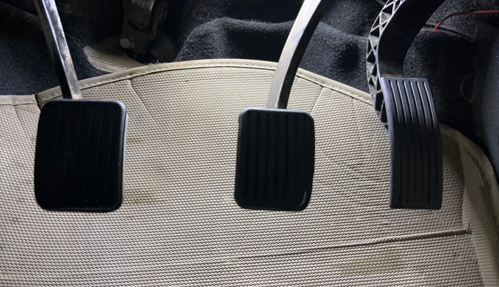 2015 Hyundai Grand i10 SPORTZ 1.2 KAPPA VTVT, CNG, Manual, 75,804 km, Pedals