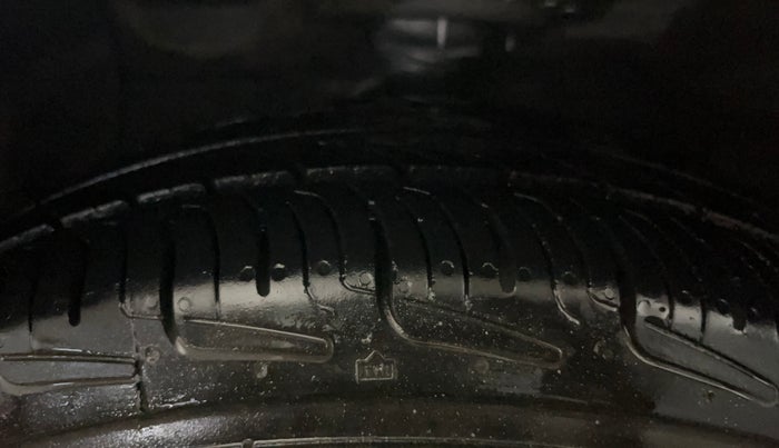 2015 Hyundai Grand i10 SPORTZ 1.2 KAPPA VTVT, CNG, Manual, 75,804 km, Left Front Tyre Tread