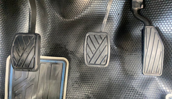 2020 Maruti IGNIS ZETA 1.2, Petrol, Manual, 59,801 km, Pedals