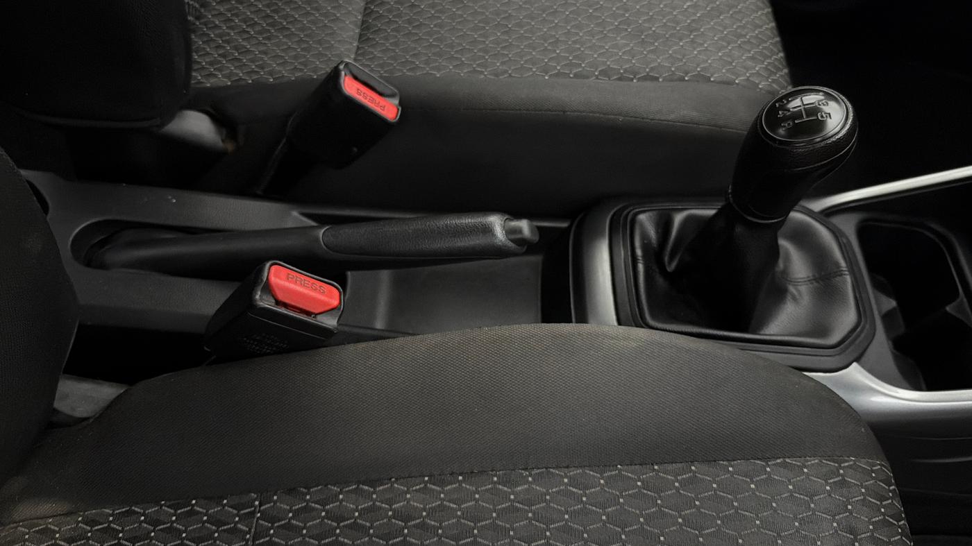 2021 Maruti IGNIS SIGMA 1.2, Petrol, Manual, 58,279 km, Gear Lever