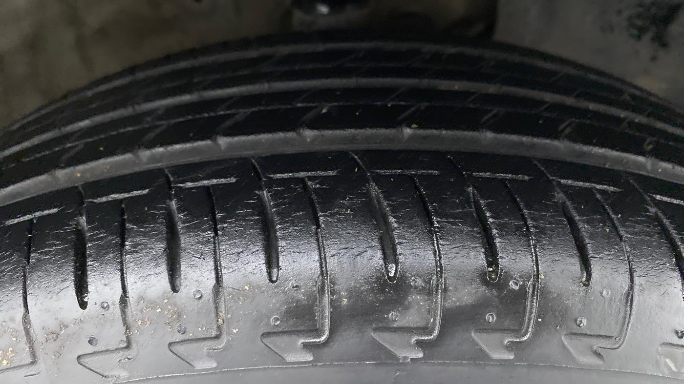2018 Maruti IGNIS DELTA 1.2, Petrol, Manual, 32,952 km, Right Front Tyre Tread