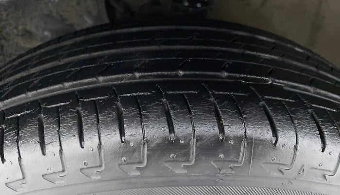 2018 Maruti IGNIS DELTA 1.2, Petrol, Manual, 32,952 km, Left Front Tyre Tread