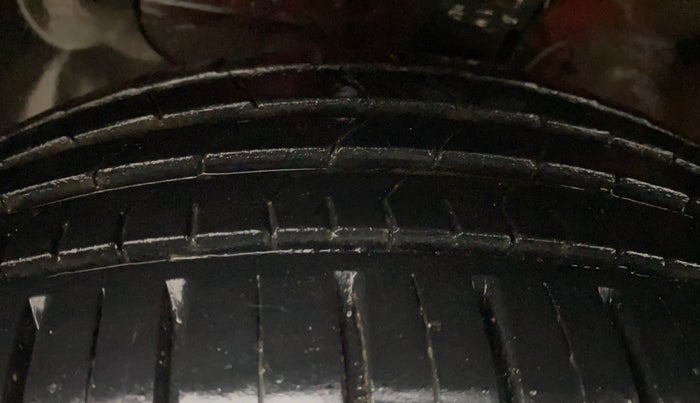 2015 Hyundai Elite i20 ASTA 1.2, Petrol, Manual, 49,365 km, Left Front Tyre Tread
