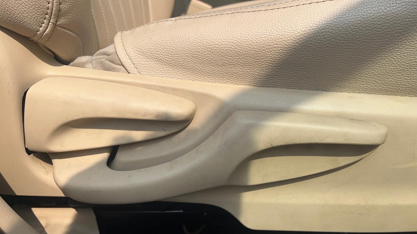2019 Toyota YARIS J CVT, Petrol, Automatic, 45,484 km, Driver Side Adjustment Panel