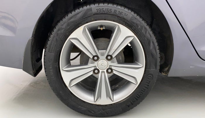 2018 Hyundai Verna 1.6 CRDI SX + AT, Diesel, Automatic, 98,660 km, Right Rear Wheel