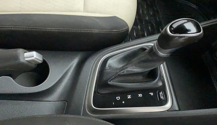 2018 Hyundai Verna 1.6 CRDI SX + AT, Diesel, Automatic, 98,660 km, Gear Lever