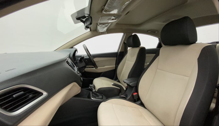 2018 Hyundai Verna 1.6 CRDI SX + AT, Diesel, Automatic, 98,660 km, Right Side Front Door Cabin
