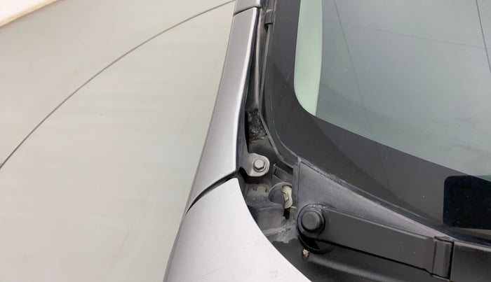 2015 Maruti Wagon R 1.0 VXI, Petrol, Manual, 30,137 km, Bonnet (hood) - Cowl vent panel has minor damage