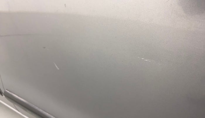 2015 Maruti Wagon R 1.0 VXI, Petrol, Manual, 30,137 km, Driver-side door - Minor scratches