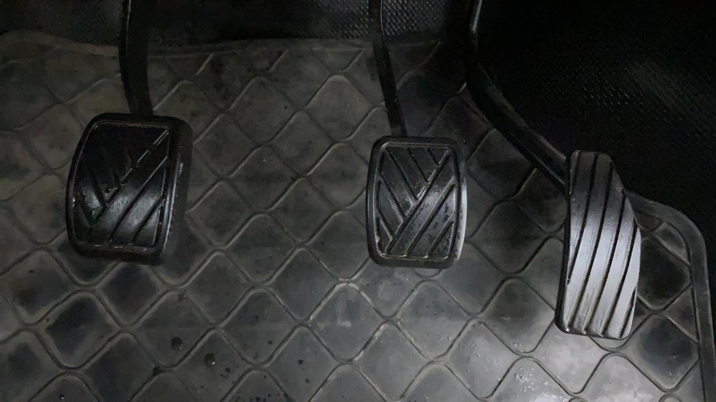 2015 Maruti Wagon R 1.0 VXI, CNG, Manual, 30,137 km, Pedals