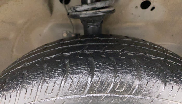 2015 Maruti Wagon R 1.0 VXI, Petrol, Manual, 30,137 km, Right Front Tyre Tread