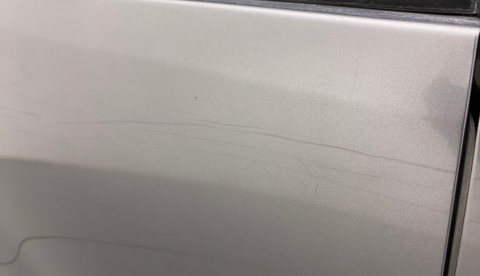 2015 Maruti Wagon R 1.0 VXI, Petrol, Manual, 30,137 km, Right rear door - Minor scratches