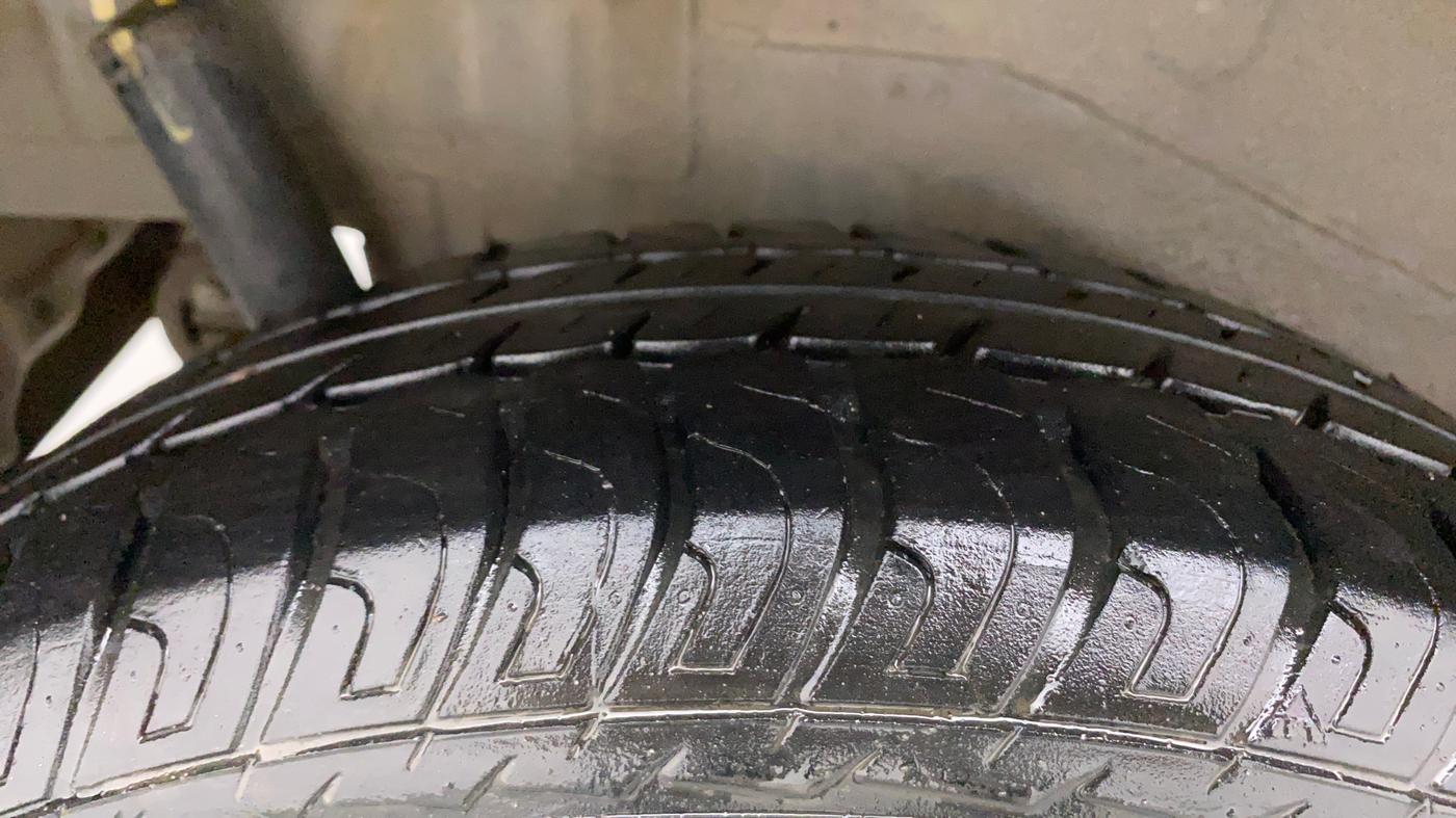 2015 Maruti Wagon R 1.0 VXI, CNG, Manual, 30,137 km, Right Rear Tyre Tread