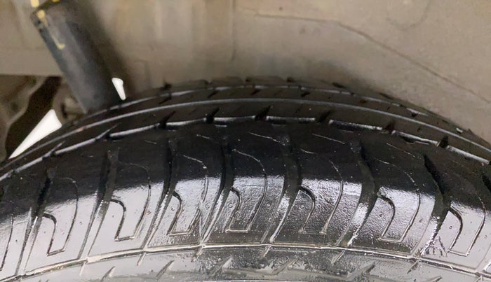 2015 Maruti Wagon R 1.0 VXI, Petrol, Manual, 30,137 km, Right Rear Tyre Tread