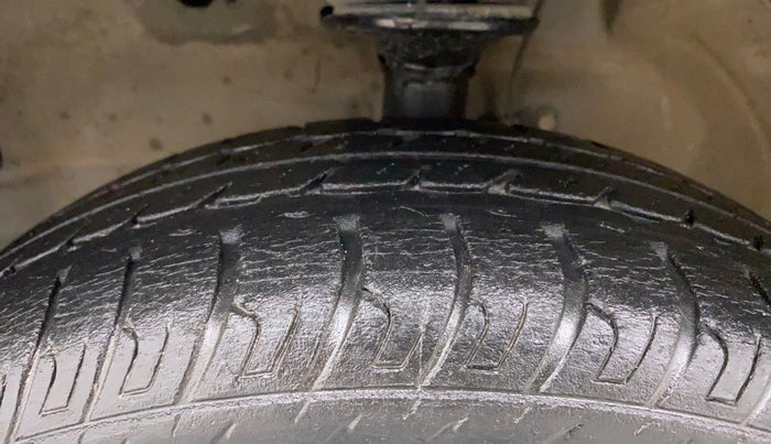 2015 Maruti Wagon R 1.0 VXI, Petrol, Manual, 30,137 km, Left Front Tyre Tread