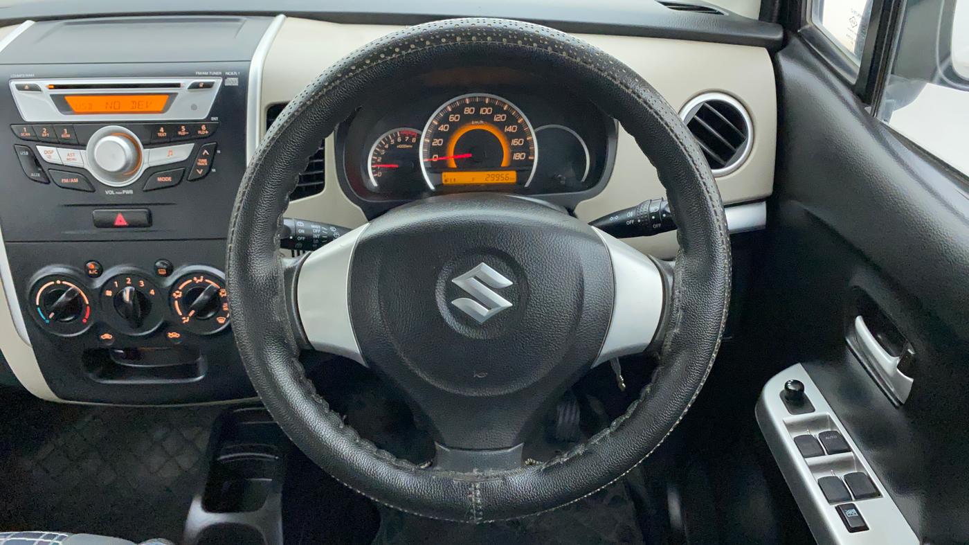 2015 Maruti Wagon R 1.0 VXI, CNG, Manual, 30,137 km, Steering Wheel Close Up