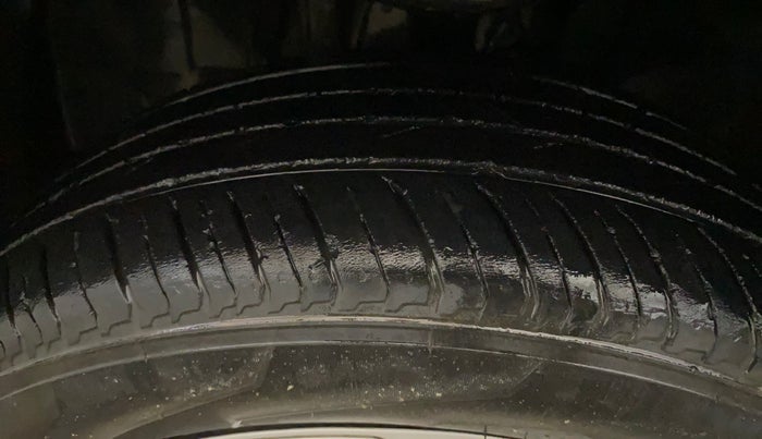 2022 Renault Kiger RXT MT, Petrol, Manual, 30,854 km, Left Front Tyre Tread