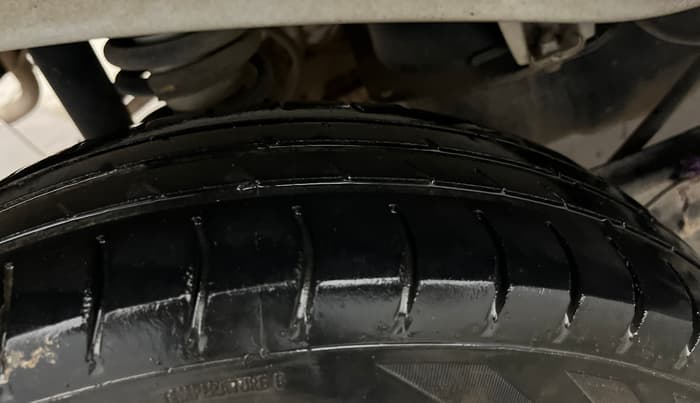 2023 Maruti Eeco 5 STR AC CNG, CNG, Manual, 67,042 km, Right Rear Tyre Tread
