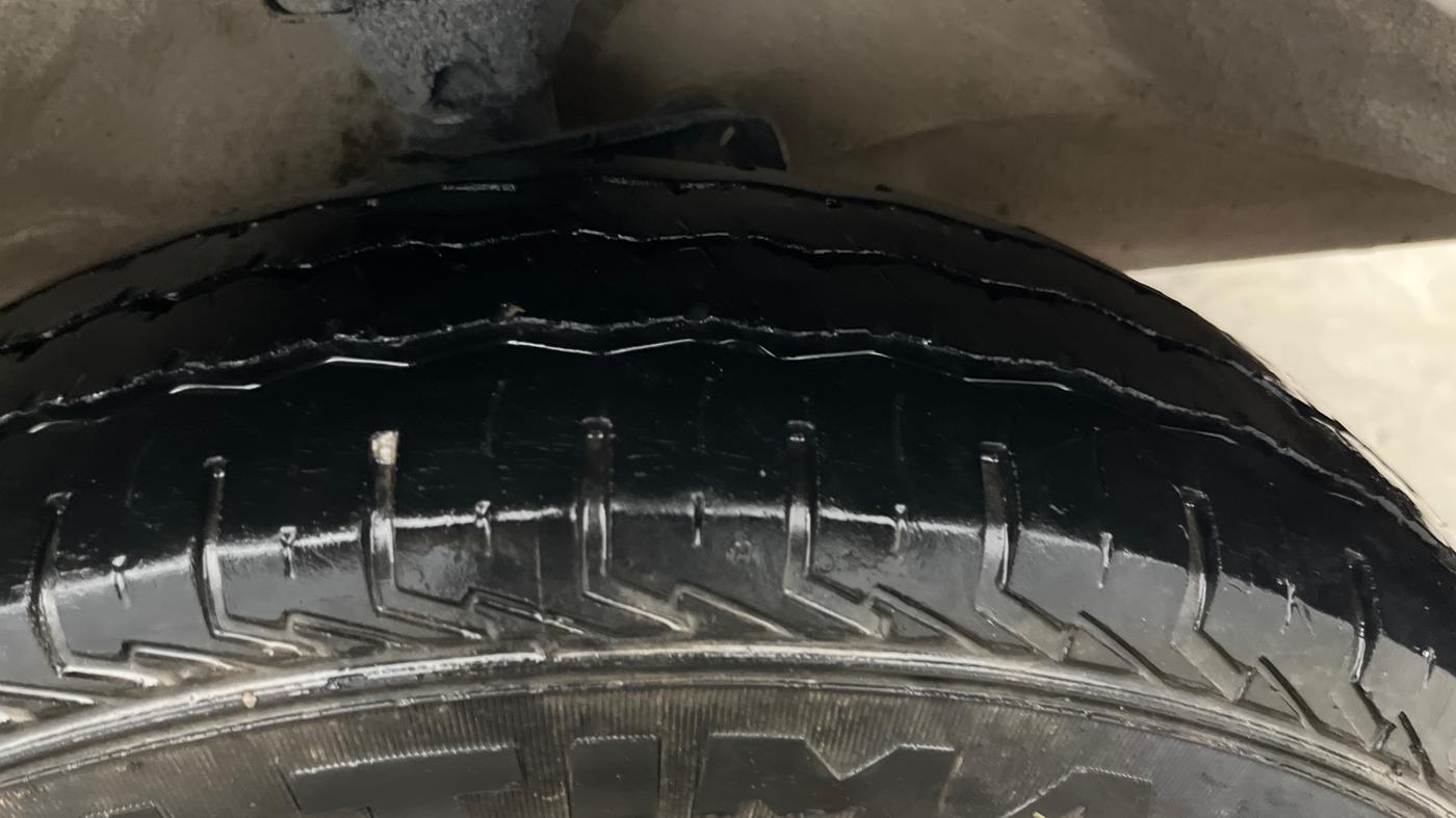 2023 Maruti Eeco 5 STR AC CNG, CNG, Manual, 67,042 km, Right Front Tyre Tread