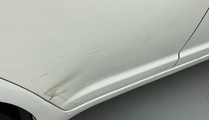 2010 Maruti Swift VXI, Petrol, Manual, 89,048 km, Right rear door - Minor scratches