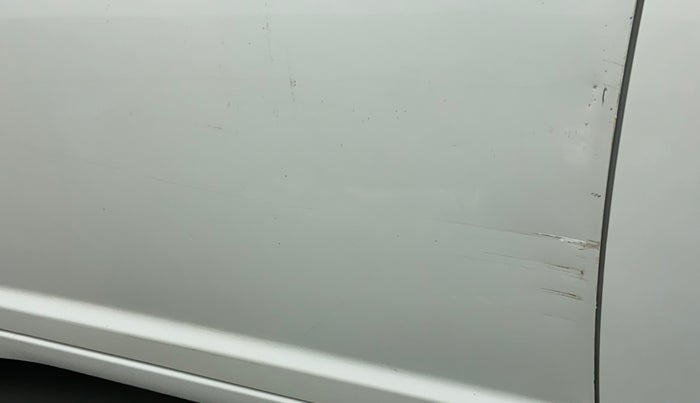 2010 Maruti Swift VXI, Petrol, Manual, 89,048 km, Front passenger door - Minor scratches