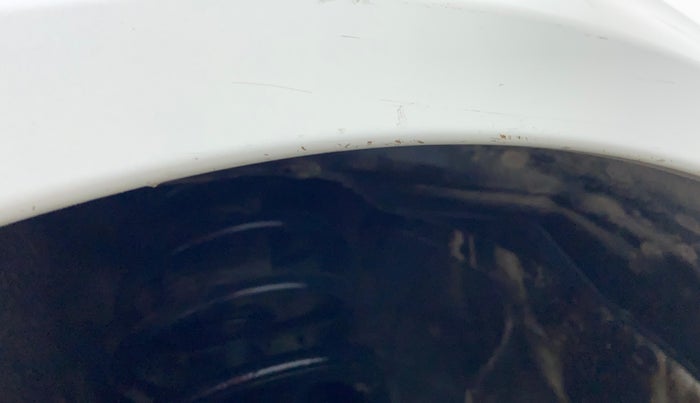 2010 Maruti Swift VXI, Petrol, Manual, 89,048 km, Right fender - Lining loose