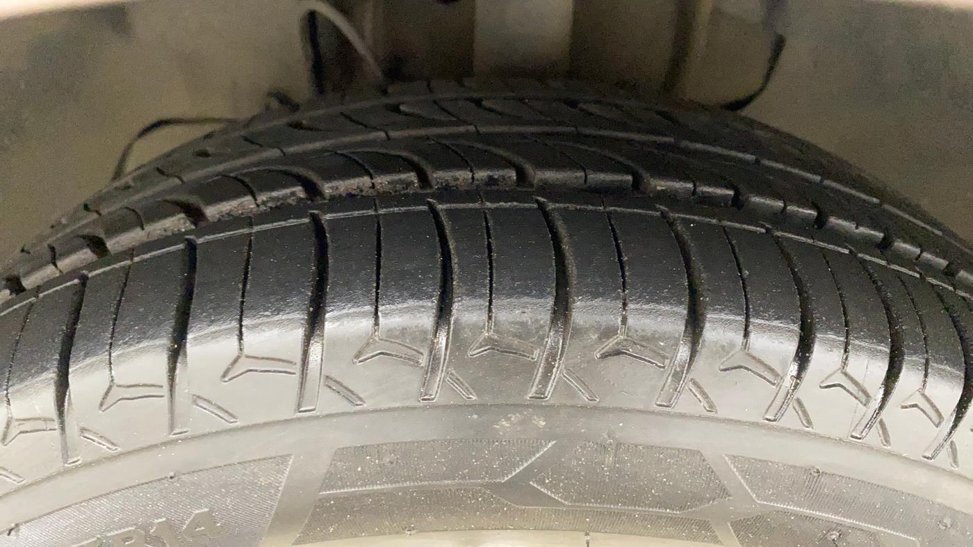 2017 Tata Tiago XZ PETROL, Petrol, Manual, 36,699 km, Left Front Tyre Tread