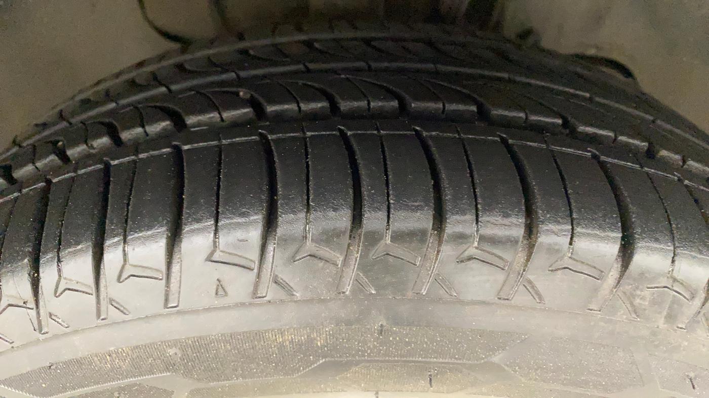 2017 Tata Tiago XZ PETROL, Petrol, Manual, 36,699 km, Right Front Tyre Tread